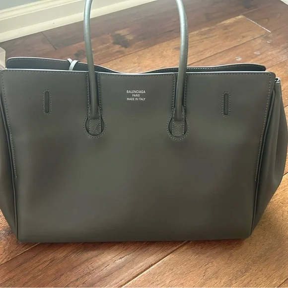 Balenciaga Medium Bel Air Carry All Dark Khaki Leather Tote - Picture 5 of 8